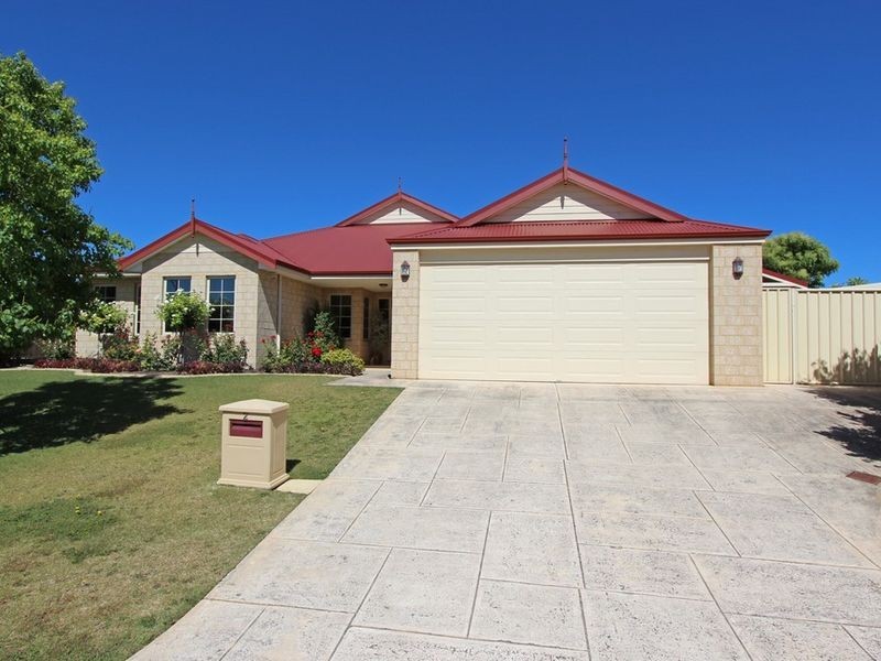 2 Regia Pass, Madora Bay WA 6210