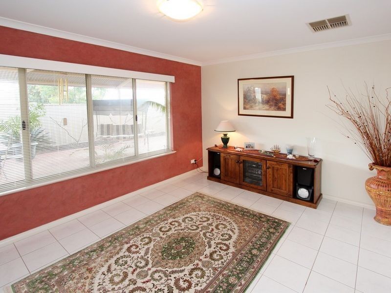 2 Regia Pass, Madora Bay WA 6210