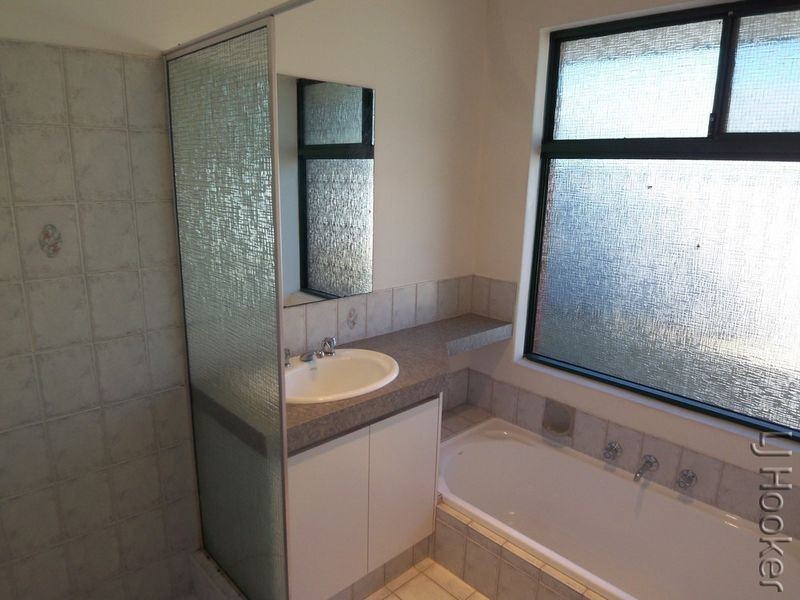 8 Meda Close, Greenfields WA 6210