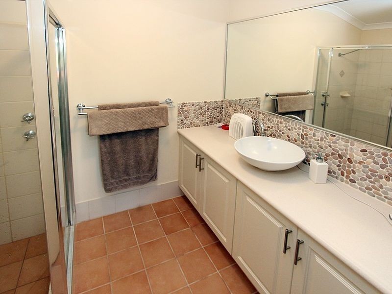 6 Malibu Point, Halls Head WA 6210