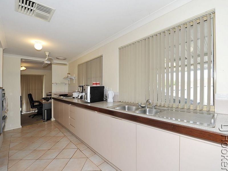 26 Casuarina Drive, Halls Head WA 6210