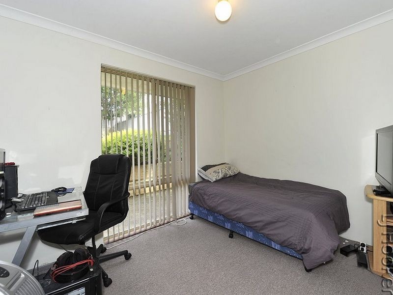 26 Casuarina Drive, Halls Head WA 6210