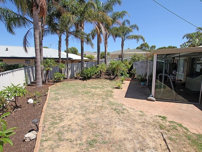 14 Malabor Mews, Halls Head WA 6210