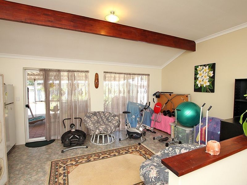 14 Malabor Mews, Halls Head WA 6210