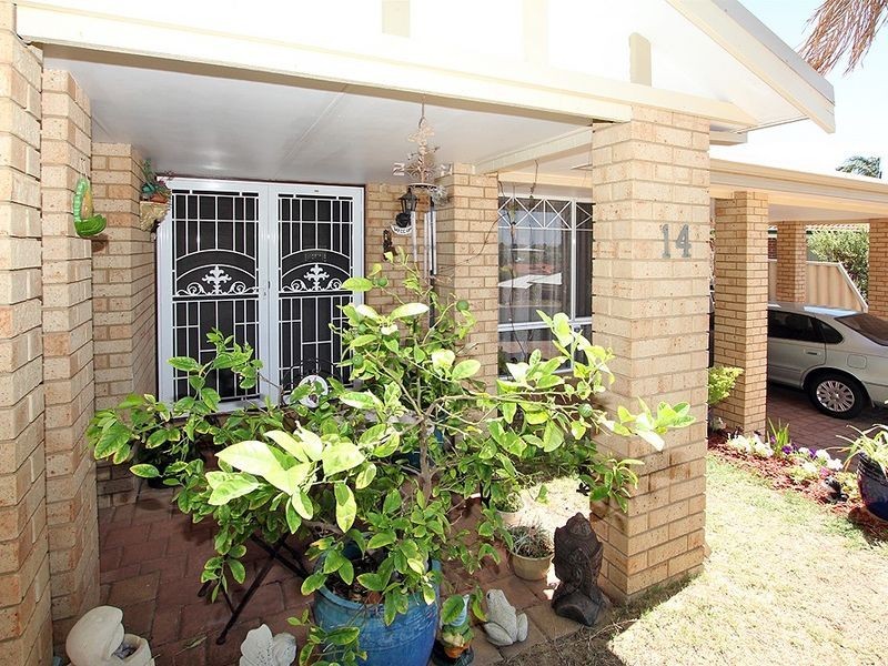 14 Malabor Mews, Halls Head WA 6210