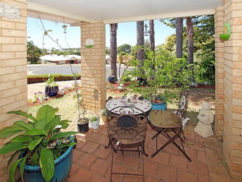 14 Malabor Mews, Halls Head WA 6210