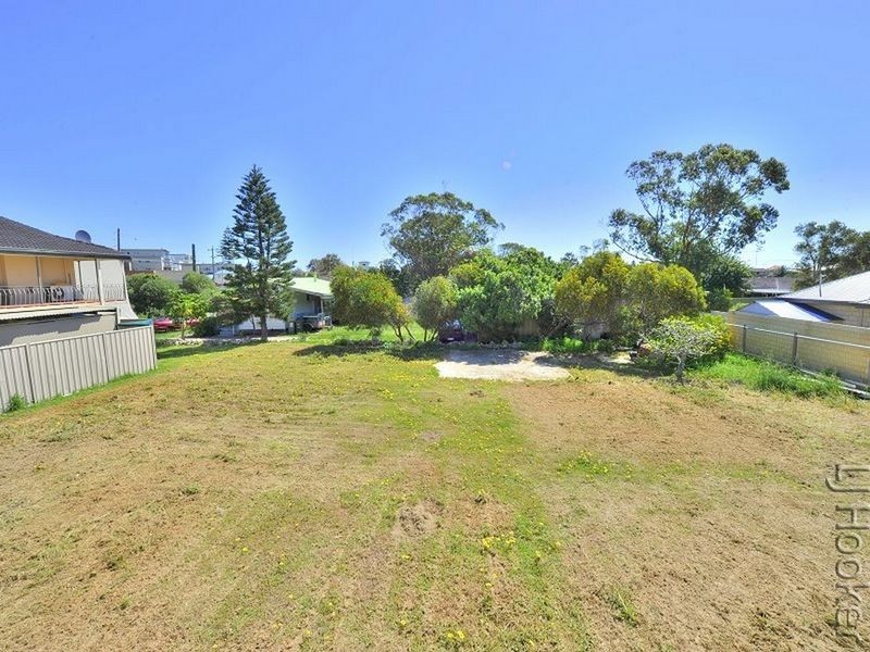 6A Oversby Street, Halls Head WA 6210