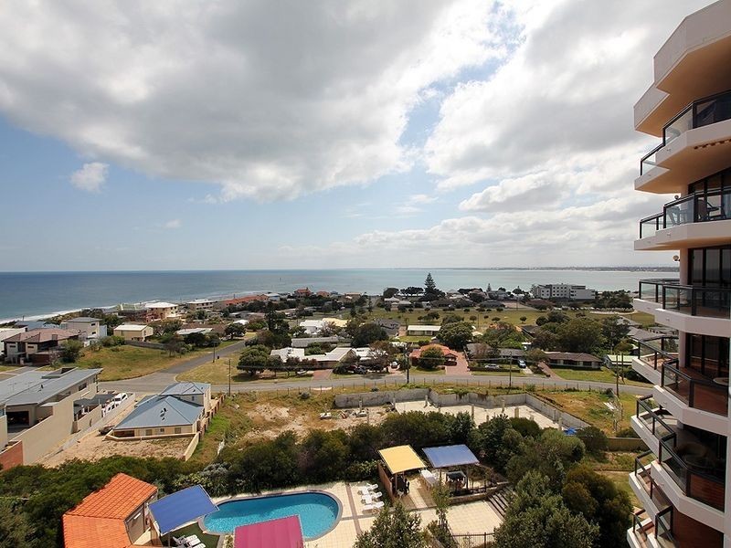 28/6A Valley Road, Halls Head WA 6210