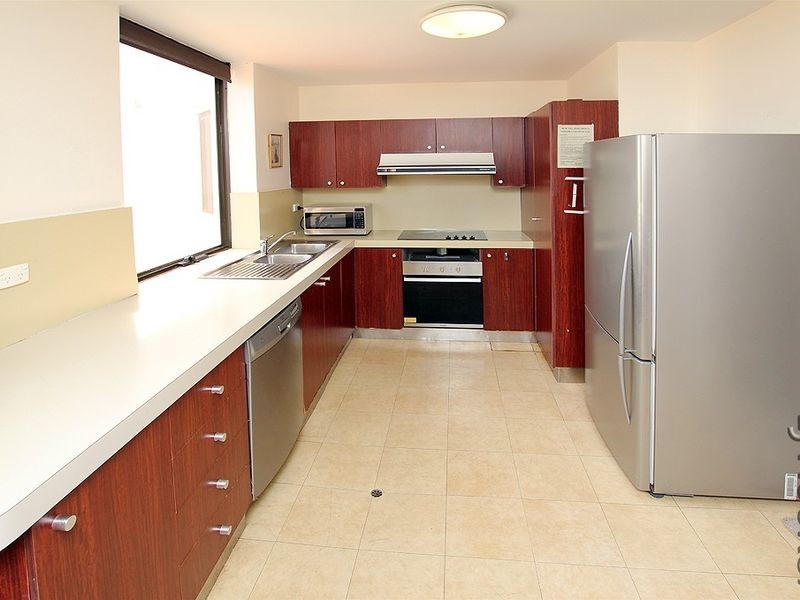 28/6A Valley Road, Halls Head WA 6210