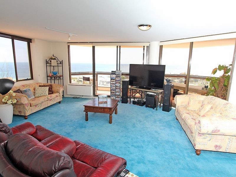 28/6A Valley Road, Halls Head WA 6210