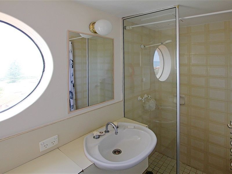 28/6A Valley Road, Halls Head WA 6210