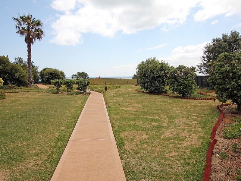 28/6A Valley Road, Halls Head WA 6210