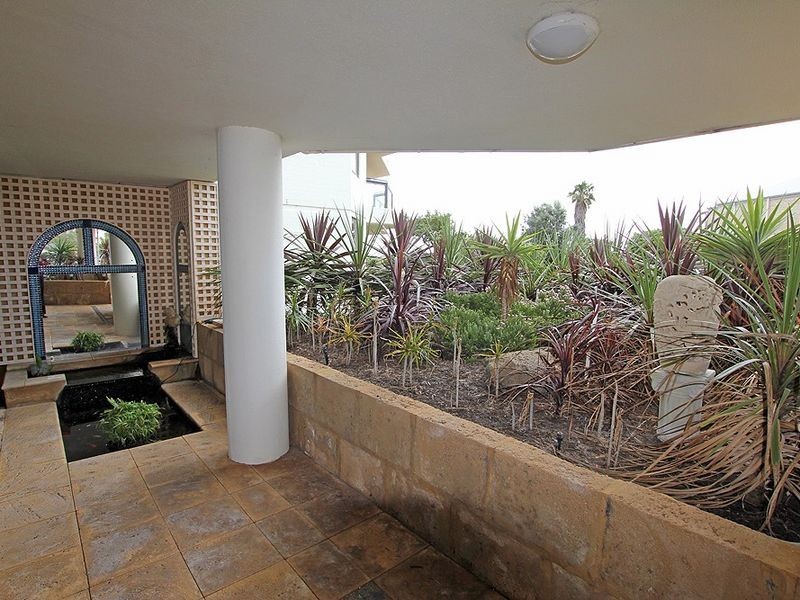 28/6A Valley Road, Halls Head WA 6210