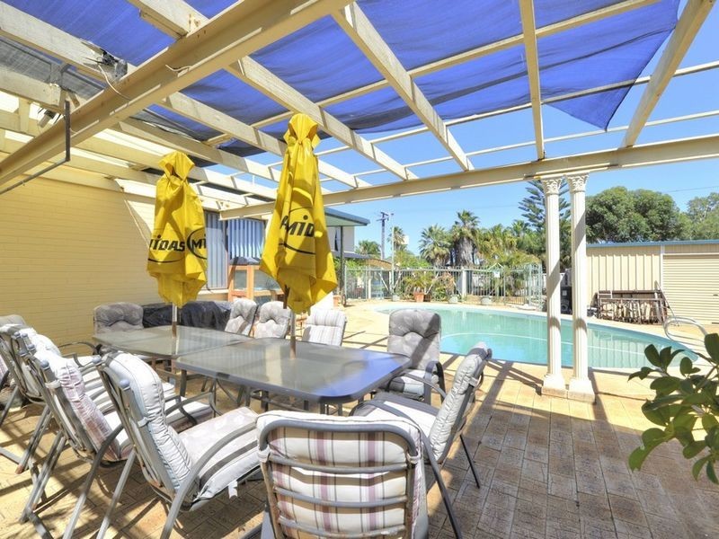 82 Leighton Road, Halls Head WA 6210