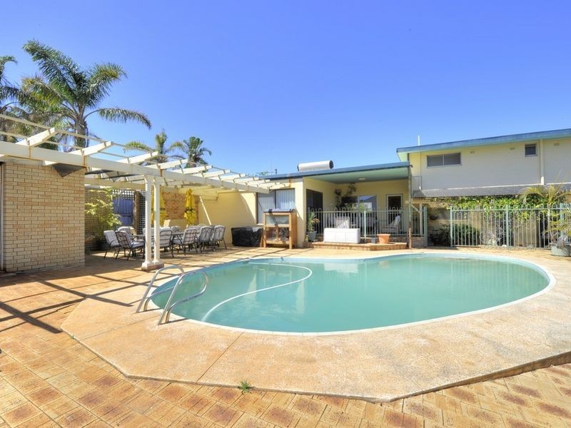 82 Leighton Road, Halls Head WA 6210