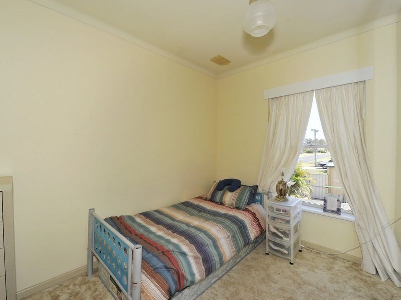 82 Leighton Road, Halls Head WA 6210