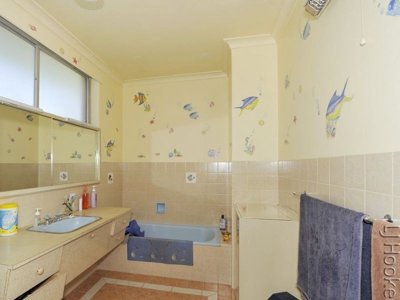 82 Leighton Road, Halls Head WA 6210