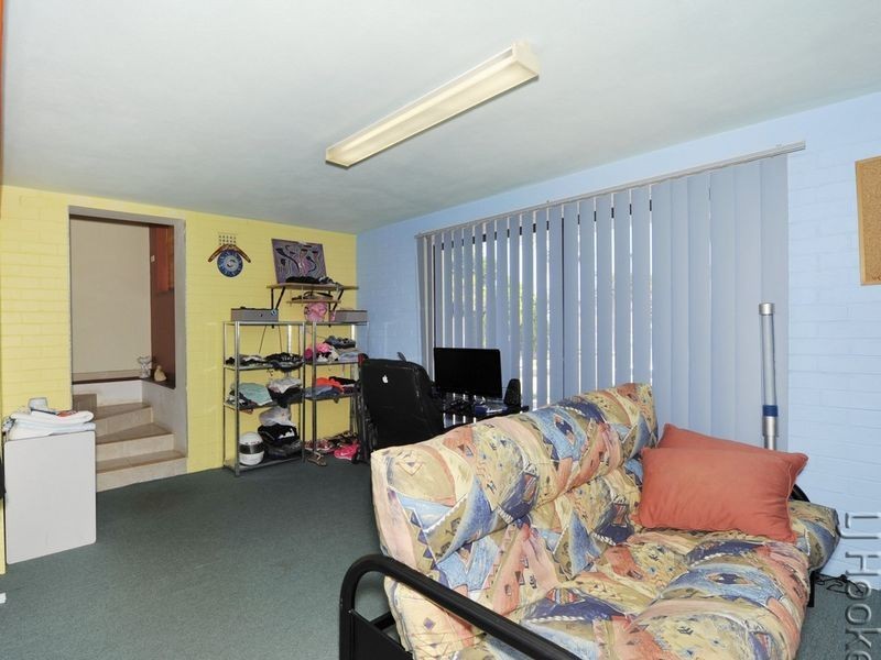 82 Leighton Road, Halls Head WA 6210