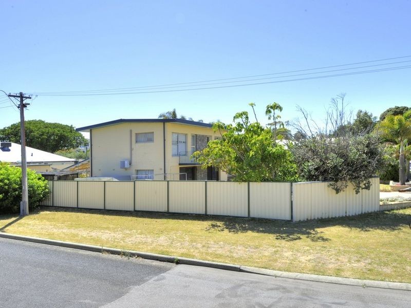 82 Leighton Road, Halls Head WA 6210