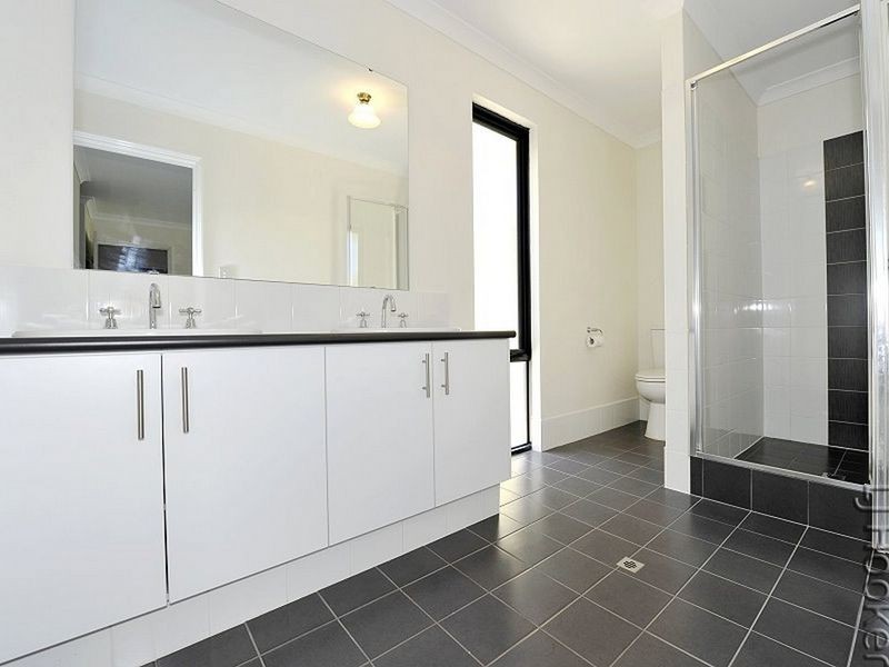 37 Wells Road, Pinjarra WA 6208