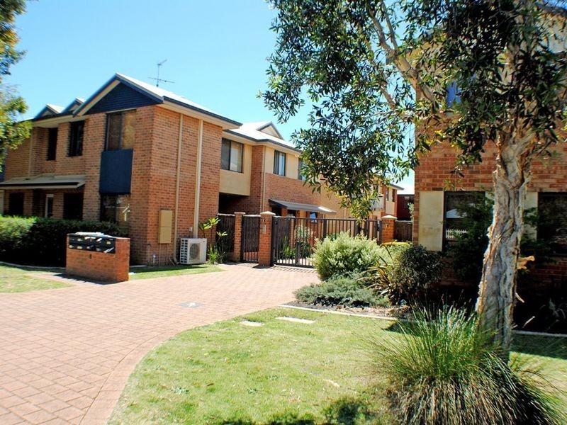 2/8 Cooper Street, Mandurah WA 6210