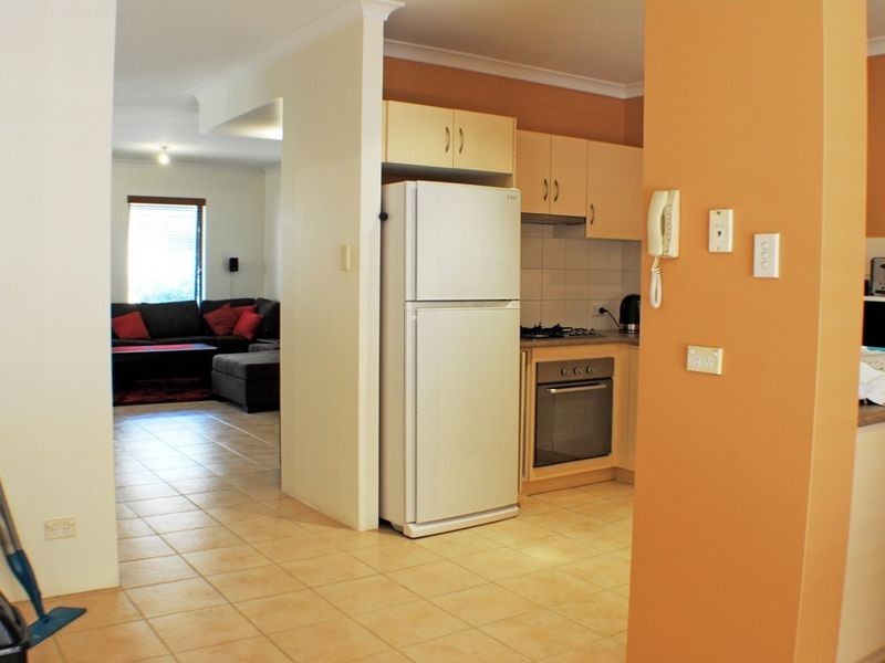 2/8 Cooper Street, Mandurah WA 6210