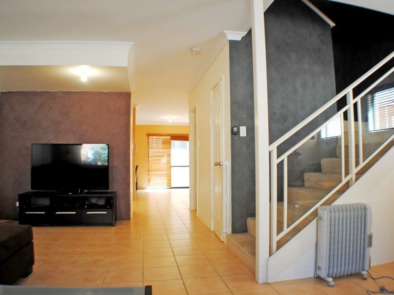 2/8 Cooper Street, Mandurah WA 6210