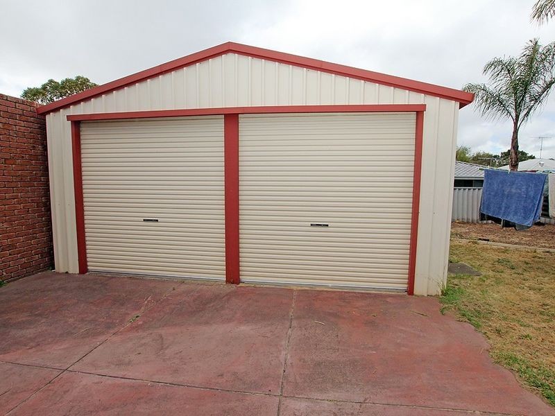 12 Sandford Crescent, Halls Head WA 6210