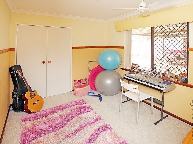 12 Sandford Crescent, Halls Head WA 6210