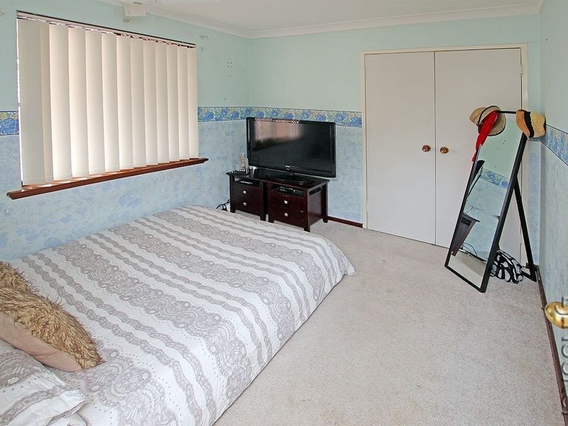 12 Sandford Crescent, Halls Head WA 6210