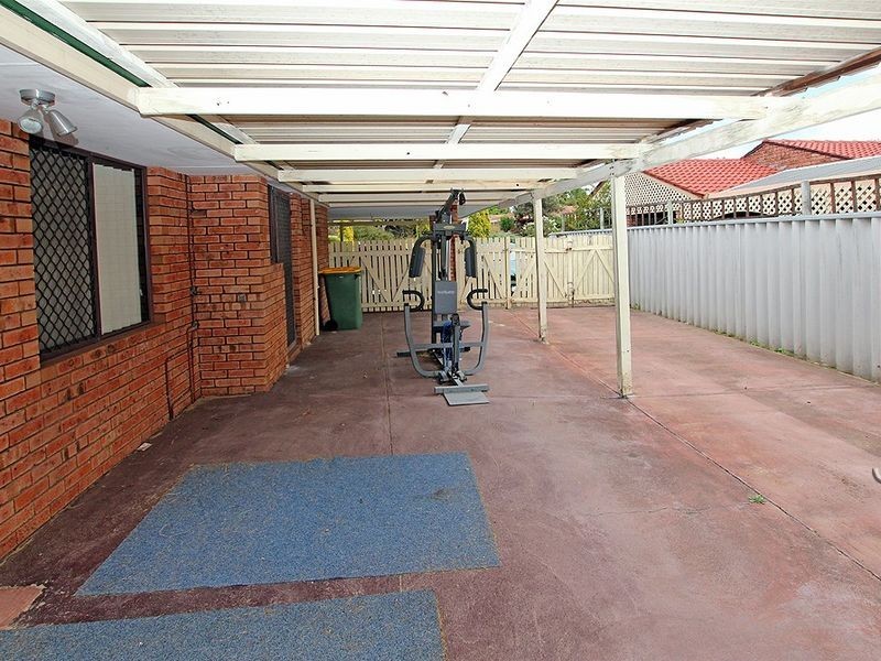 12 Sandford Crescent, Halls Head WA 6210