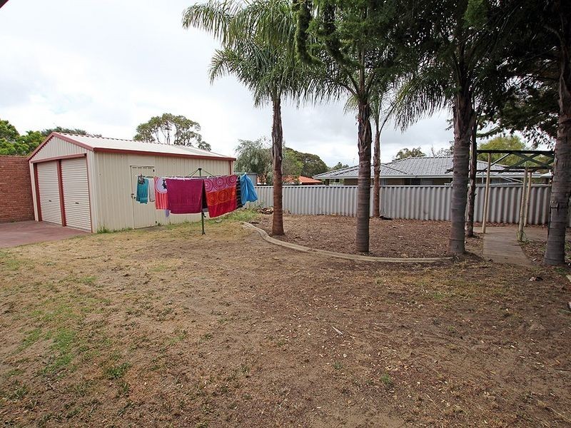 12 Sandford Crescent, Halls Head WA 6210