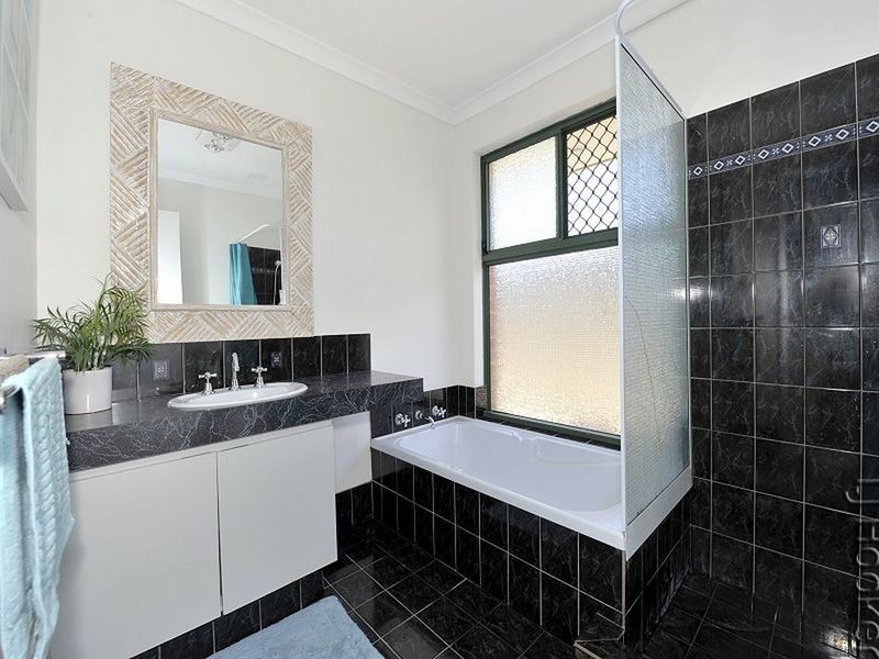 47 Coodanup Drive, Dudley Park WA 6210
