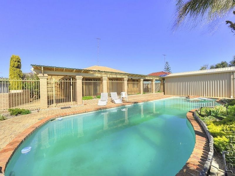7 Mardan Court, Silver Sands WA 6210