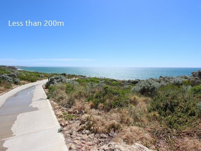 13 Beaufortia Turn, Halls Head WA 6210