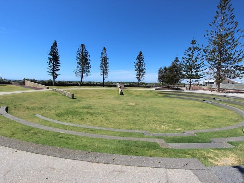 13 Beaufortia Turn, Halls Head WA 6210