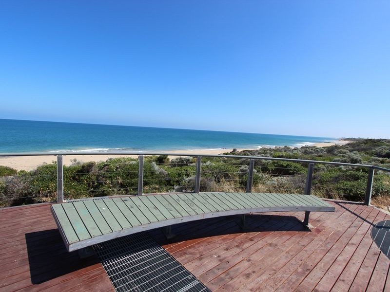 13 Beaufortia Turn, Halls Head WA 6210