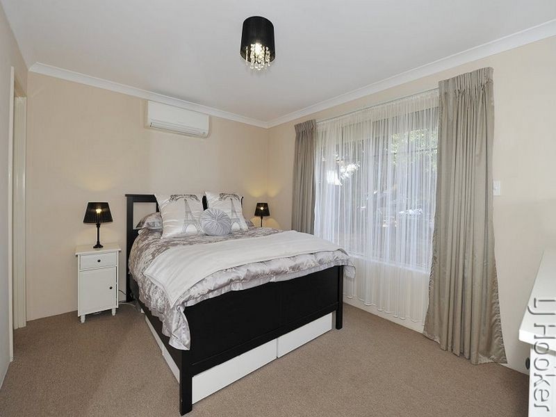 10 Railton Place, Dudley Park WA 6210