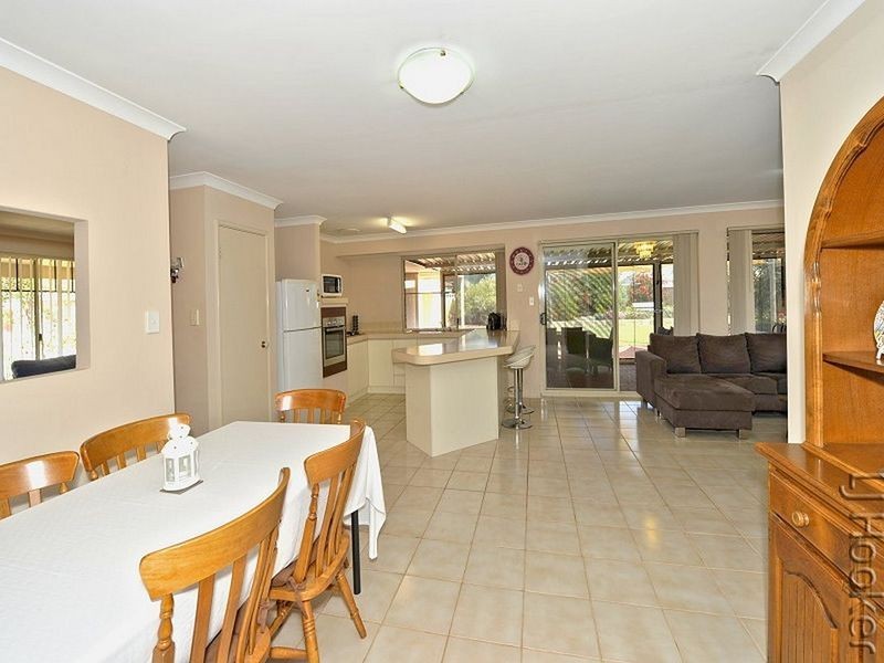 10 Railton Place, Dudley Park WA 6210