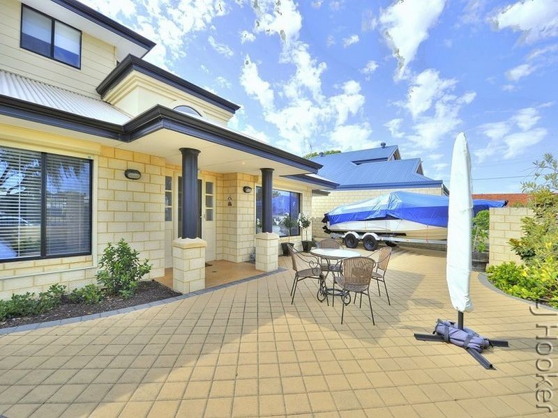 18 McKerracher Street, Dudley Park WA 6210