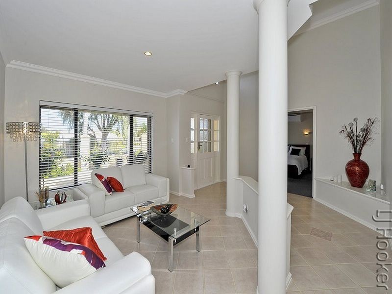 18 McKerracher Street, Dudley Park WA 6210