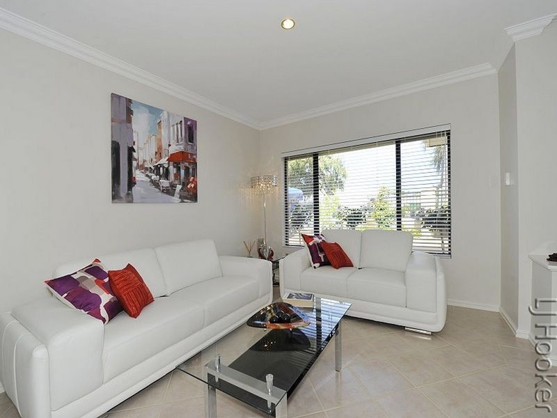 18 McKerracher Street, Dudley Park WA 6210