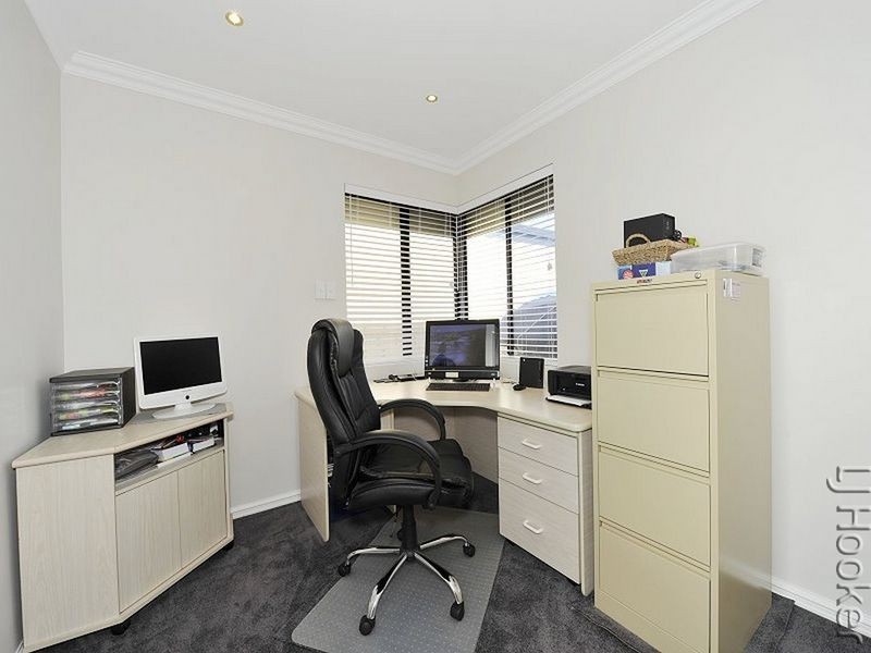 18 McKerracher Street, Dudley Park WA 6210