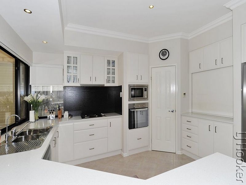 18 McKerracher Street, Dudley Park WA 6210