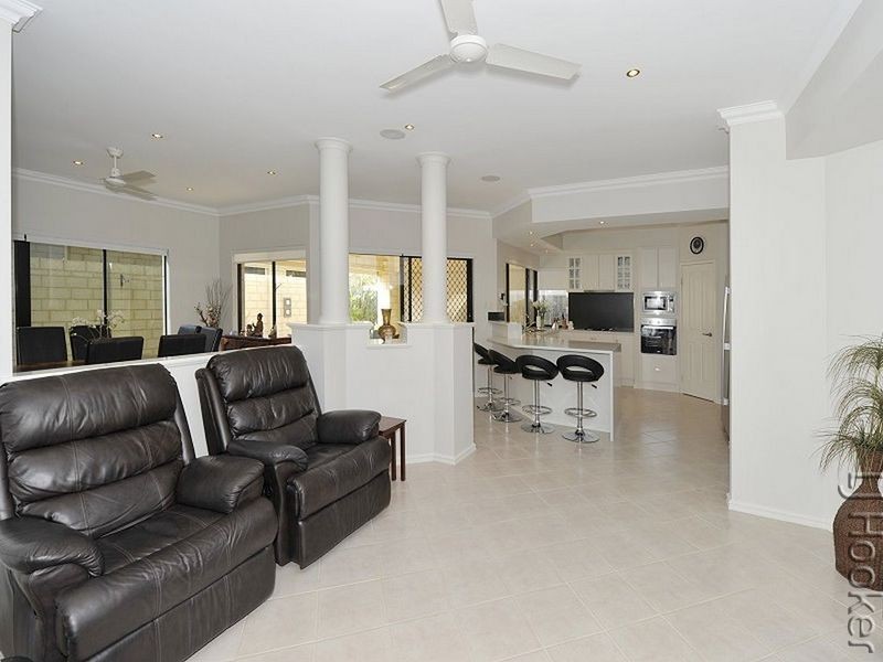 18 McKerracher Street, Dudley Park WA 6210