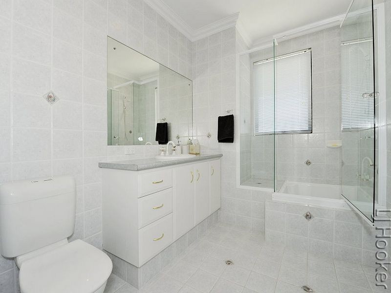 18 McKerracher Street, Dudley Park WA 6210