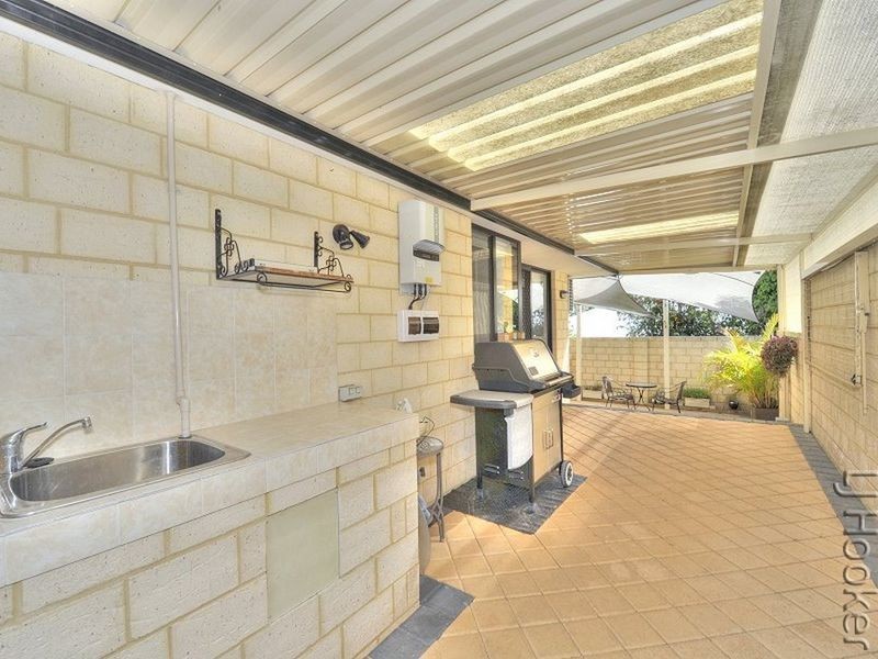 18 McKerracher Street, Dudley Park WA 6210