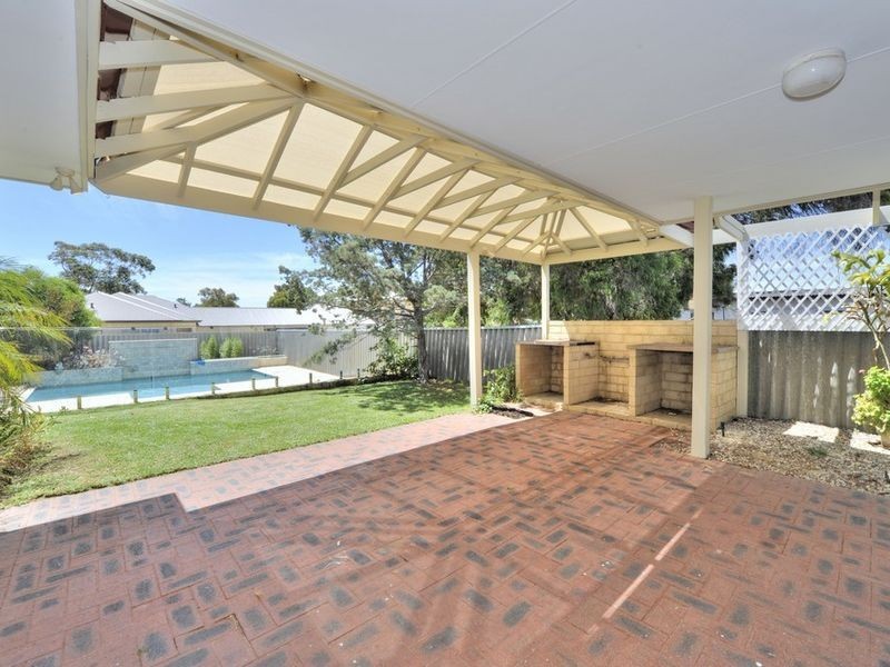 20 Shayne Street, Halls Head WA 6210