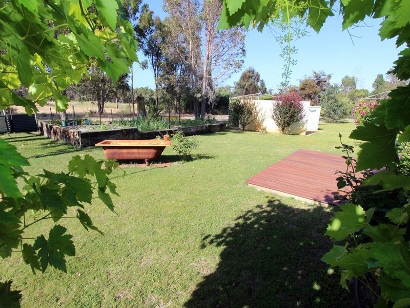 735 Southern Estuary Road, Lake Clifton WA 6215