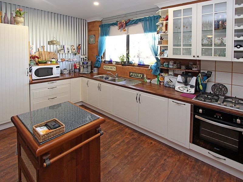 735 Southern Estuary Road, Lake Clifton WA 6215